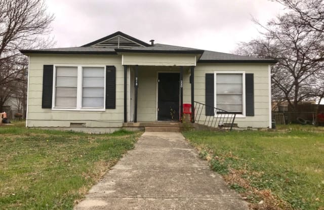 218 SE 13TH ST - 218 SE 13th St, Grand Prairie, TX 75051