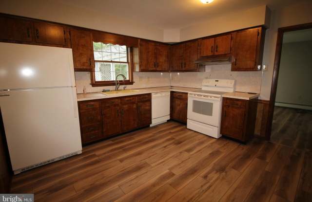 6421 WHITE OAK ROAD photos photos
