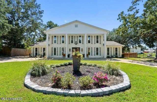 2421 S Shore Drive photos photos