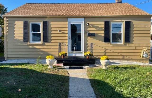660 Queen Street - 660 Queen Street, Bridgeport, CT 06606