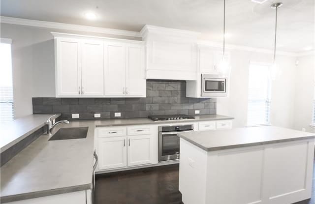 2605 Mccart Avenue - 2605 McCart Ave, Fort Worth, TX 76110