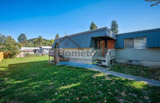 Large 3 Bedroom 2 Bathroom Home with Covered Parking Available in Coeur d'Alene! photos photos Large 3 Bedroom 2 Bathroom Home with Covered Parking Available in Coeur d'Alene! photos photos