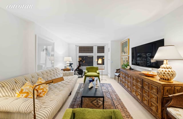 525 W 52nd Street - 525 W 52nd St, New York City, NY 10019
