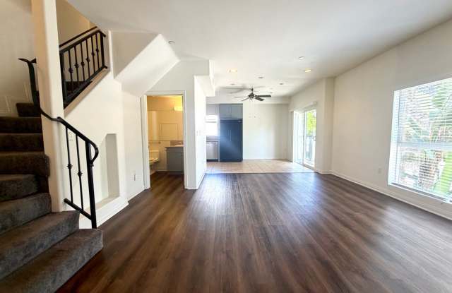 Fabulous 3Bed 2.5bath North Hollywood Condo! Gallery 4
