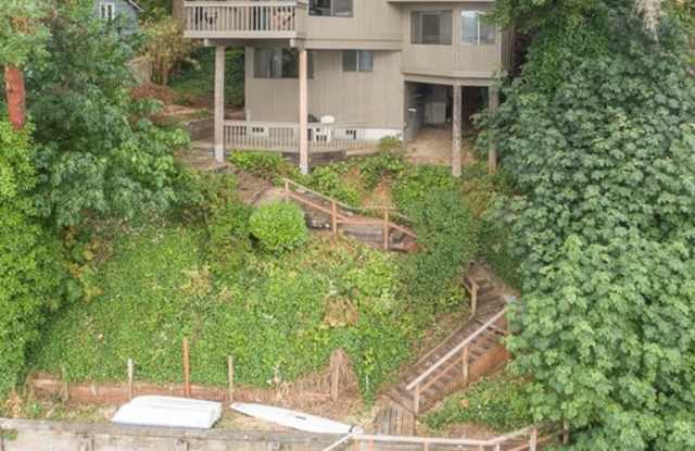 23208 Vashon Hwy SW Gallery 1