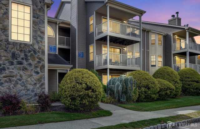 54 Lear Court - 54 Lear Court, Middlesex County, NJ 08816