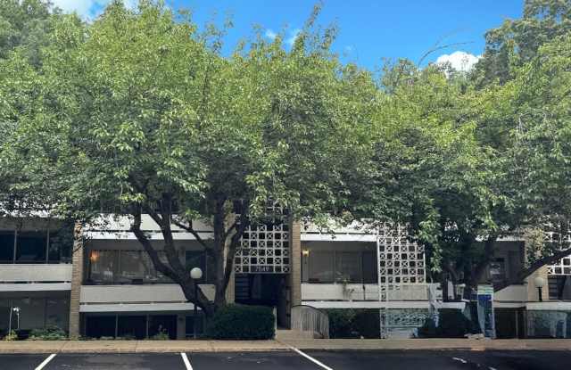 Charming 3 BR/2 BA Condo in Bethesda! photos photos