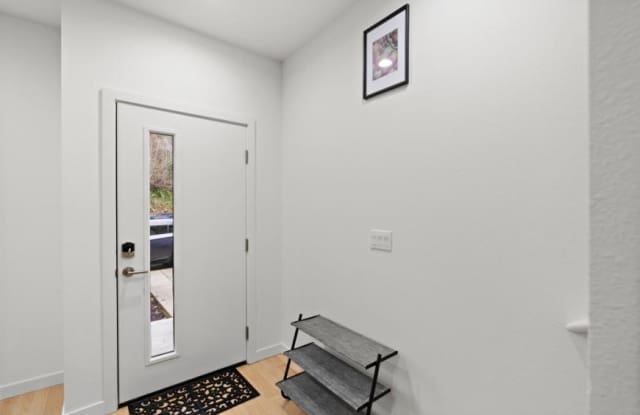 8712 42nd Ave. S. Gallery 4