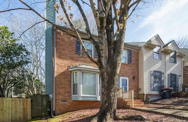 1493 Bentley Ln SE Gallery 3
