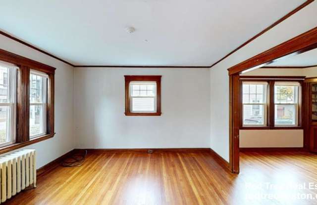 7-9 Henry St. Gallery 3