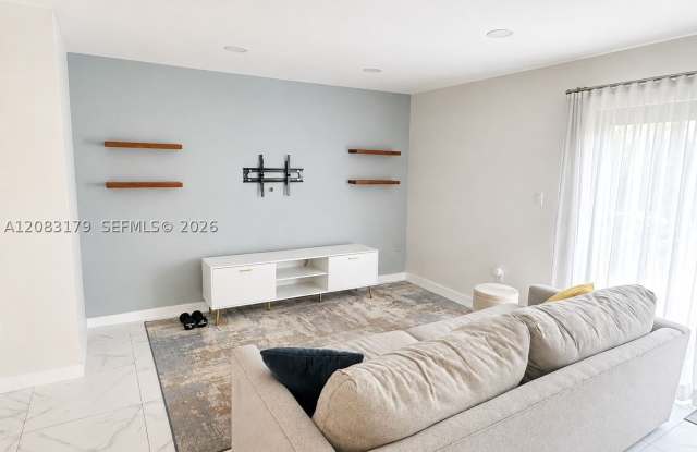 3408 SW 112th Ave Gallery 2