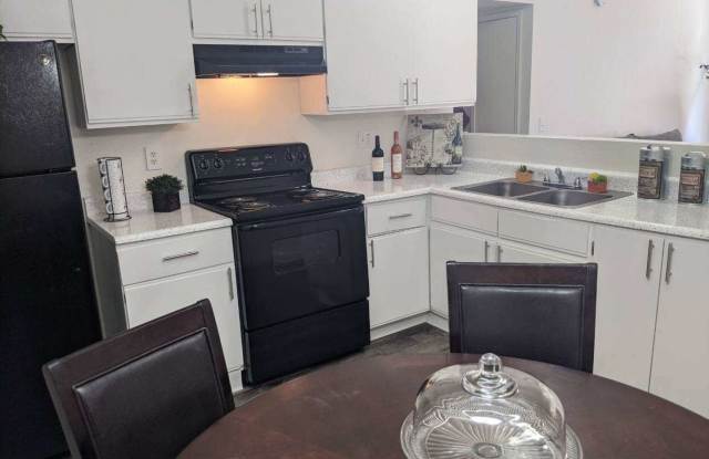 6016 S Park Apartments Gallery 2