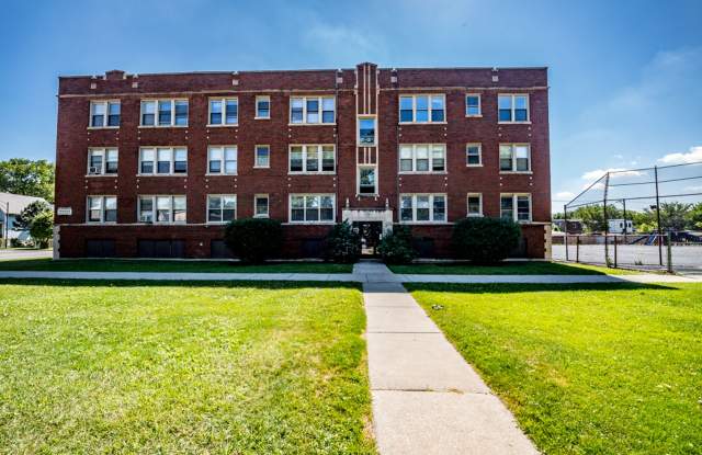 6705 S Michigan Gallery 3