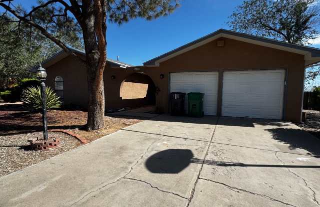 Wonderful 4-bedroom, 2-bathroom home in Rio Rancho photos photos