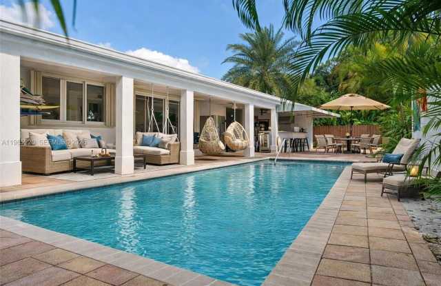 8300 SW 31st St photos photos