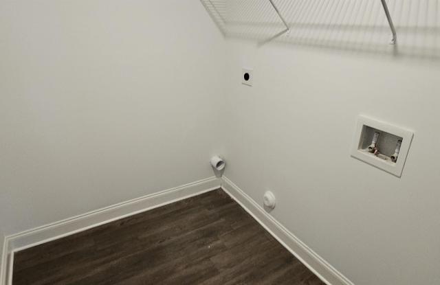 228 HILLCREST DRIVE Gallery 2