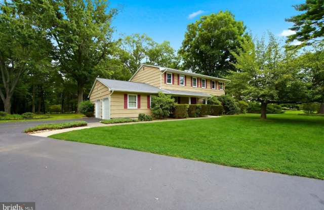 7 HATHAWAY Drive Gallery 2