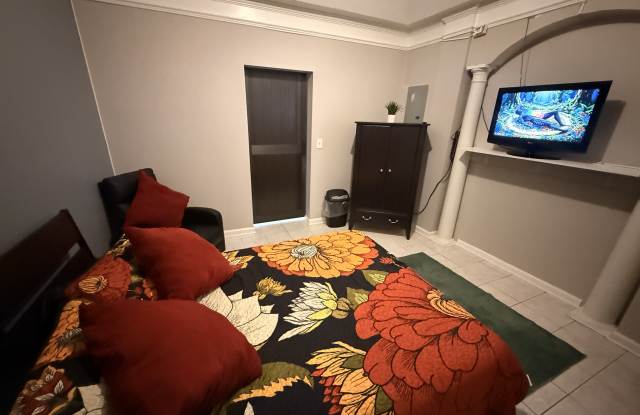 3152 Chesterfield Court Gallery 3