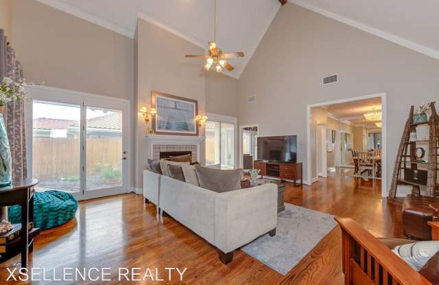 9 CAMPDEN CT Gallery 2