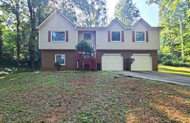 Gorgeous 4 bedroom home in Sprayberry School District Gallery 3