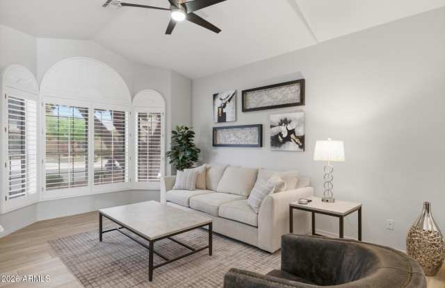 9750 E GELDING Drive Gallery 4