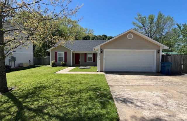 Nice Benton 3 bedroom 2 bathroom house. photos photos