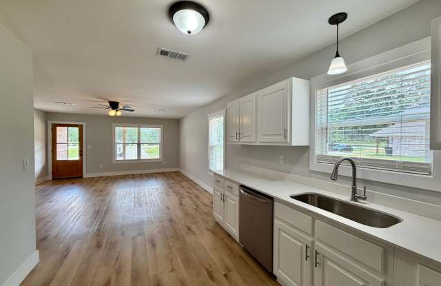 3 Bedroom 2 Bath House Gallery 4