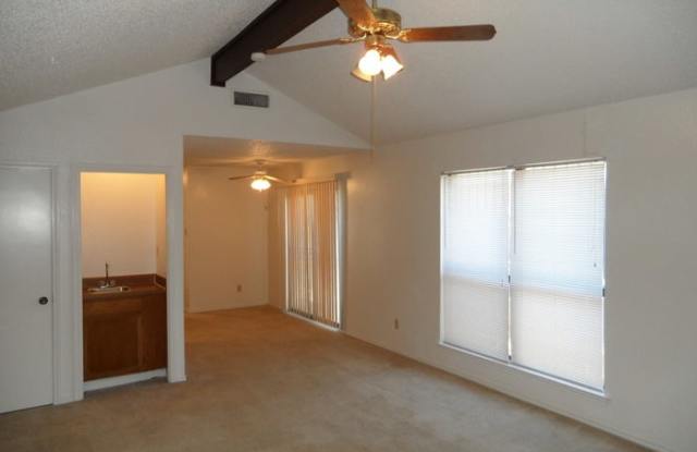 6815 South Creek Drive Gallery 4