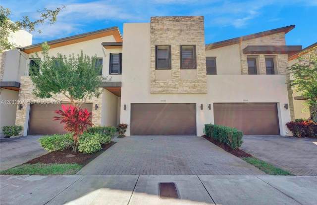 10500 NW 78th Ter photos photos