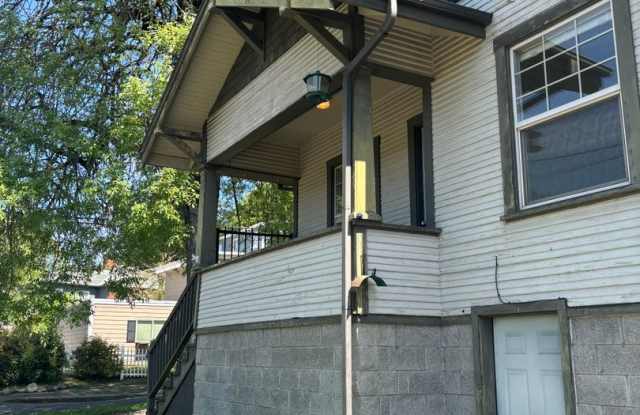3 Bedroom House w/ Bonus Rooms photos photos