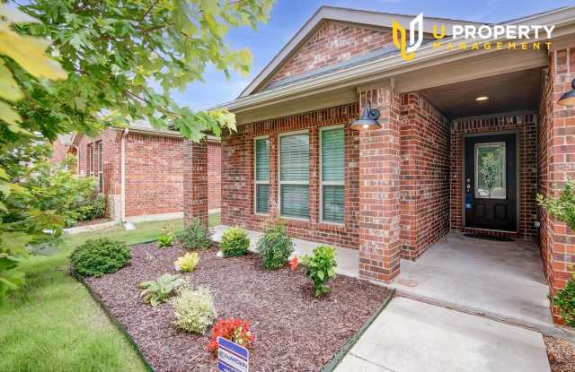 Get 1 month FREE with an 18-month lease! Built in 2015 one story house, Close to US 75 and Hwy 121. Gallery 4