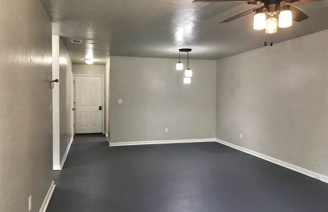 7021 SW 17TH Place Gallery 4