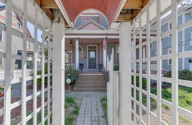 1051 Naval Ave Gallery 3