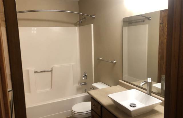 2000 108th Ln Nw Gallery 3