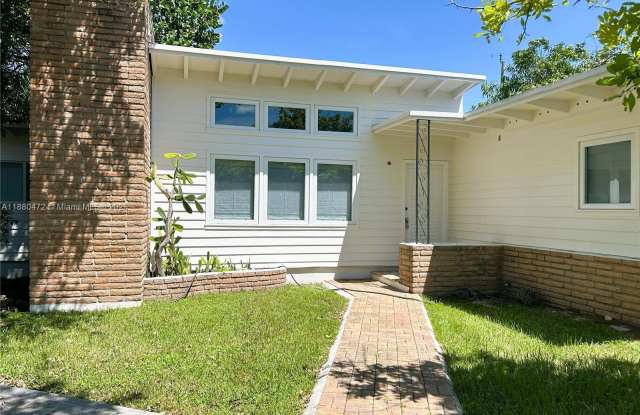 6395 SW 42nd Ter photos photos