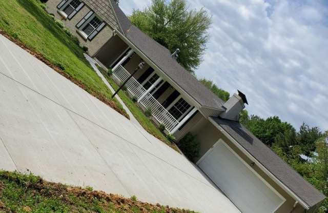 4 Bed 2 bath newly remodeled - 6831 Arcadian Highway, Evansville, IN 47715