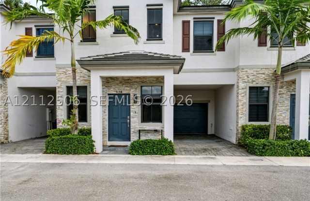 538 SW 19th Ter Gallery 1