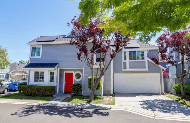 3BR/2.5BA Dog-Friendly Foster City Home with AC, Solar, Pool & 2-Car Garage | YouTube Tour Gallery 4