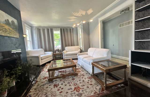 9003 Lackland Road Gallery 2