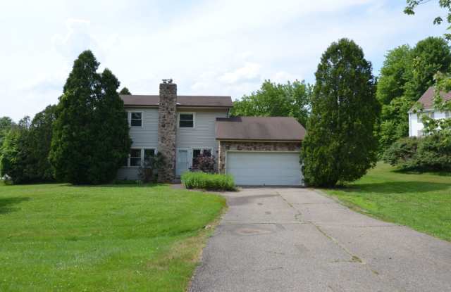 Spacious 4+ Bedroom Home in Essex Junction - RENT REDUCED!!! Gallery 3