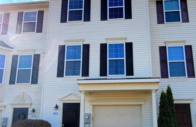 1015 SITHEAN Way photos photos