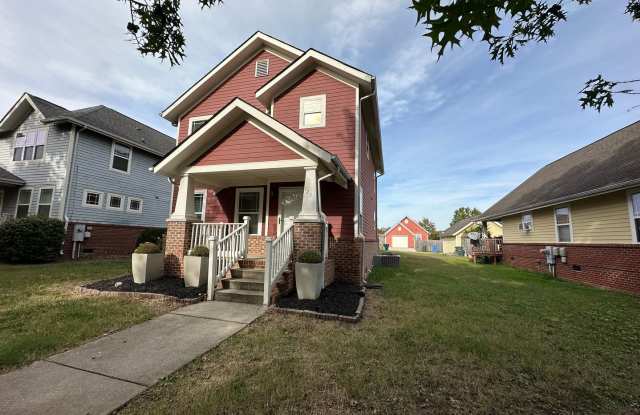 3 Beds | Bonus Room | 2.5 Baths | Detached 1 Car Garage - Close to St. Elmo & Downtown Gallery 4