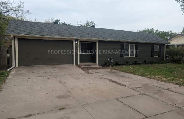 Coming Soon! West side home with 3 Beds/1.5 Baths & 2 car garage! photos photos