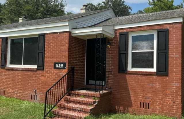 Cozy 2-Bedroom Home Just Off Deans Bridge Road – Gallery 3