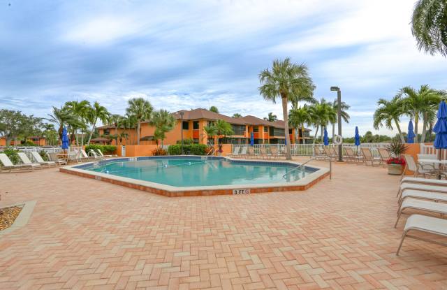 **Ask about the TWO WEEKS FREE**WONDERFUL UPDATED CONDO***CLOSE TO MARCO ISLAND AND BEACHES***WILL NOT LAST LONG***CALL TODAY*** Gallery 3