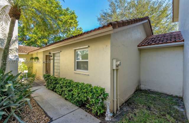 10831 NW 3rd Ct Gallery 1