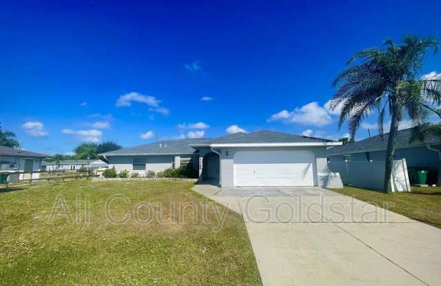 19468 Edgewater Dr - 19468 Edgewater Drive, Port Charlotte, FL 33948