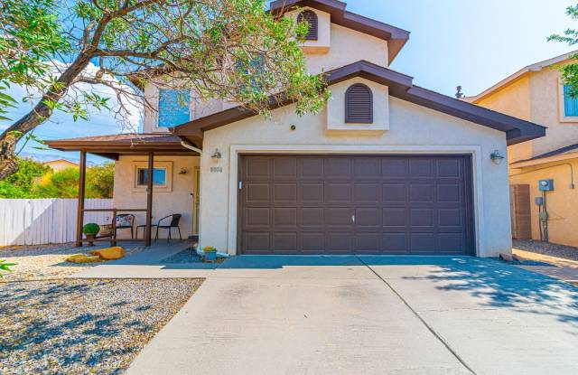 COMING SOON- 3 bed 3 bath aprox 1678 sq ft - Desirable Neighborhood close to Alameda and Louisiana SHOWING 03.11.25 from 5:15-6:15 Gallery 1