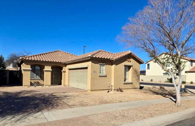 3-bedroom Gilbert home across from Park photos photos