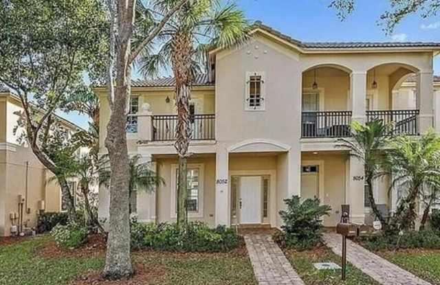 8052 MURANO Circle Gallery 1